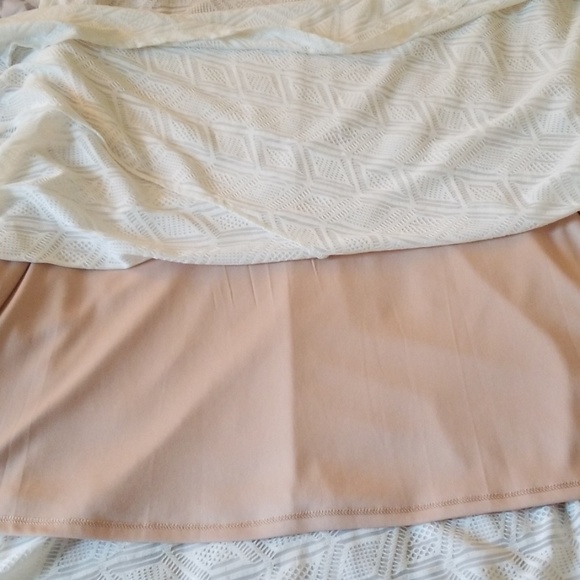 Dress - Picture 3 of 4